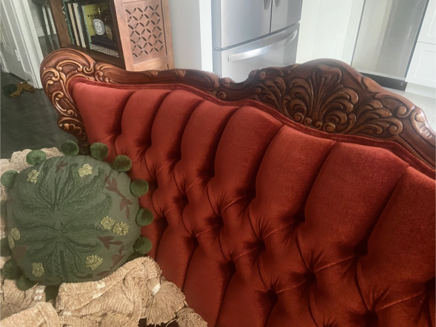 Antique Style Red Velvet Loveseat - photo 3