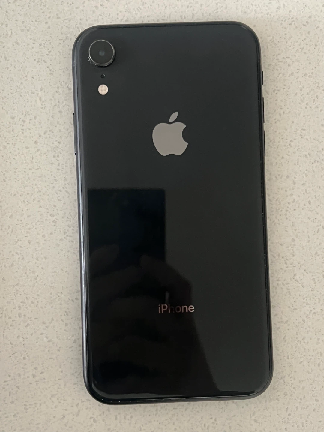 iPhone XR - Black - 64GB- battery health 84% - photo 2