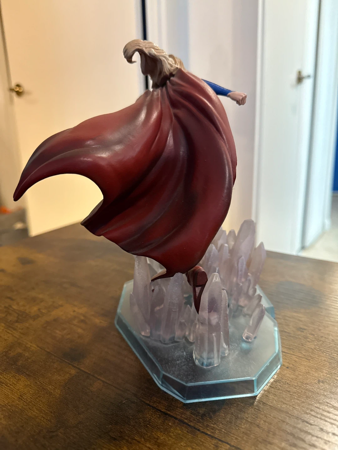 DC Gallery Supergirl Statue - photo 4