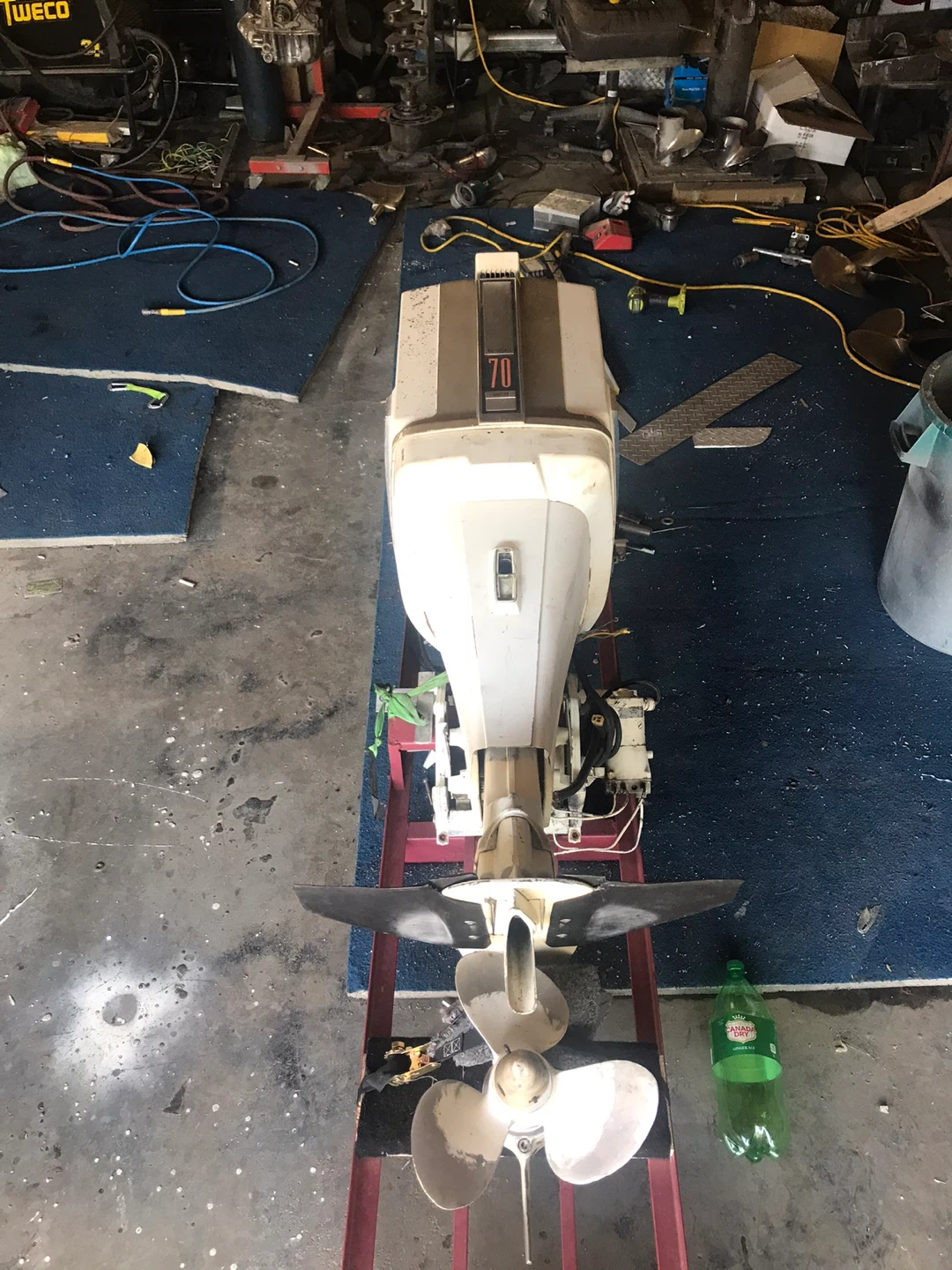 Chrysler 70 Outboard Motor - photo 2