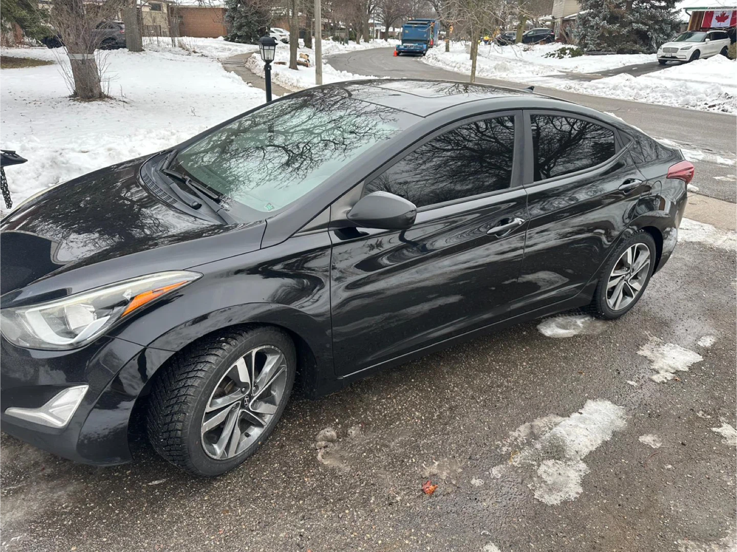 Hyundai Elantra - Black Sedan (Manual Transmission) - photo 2