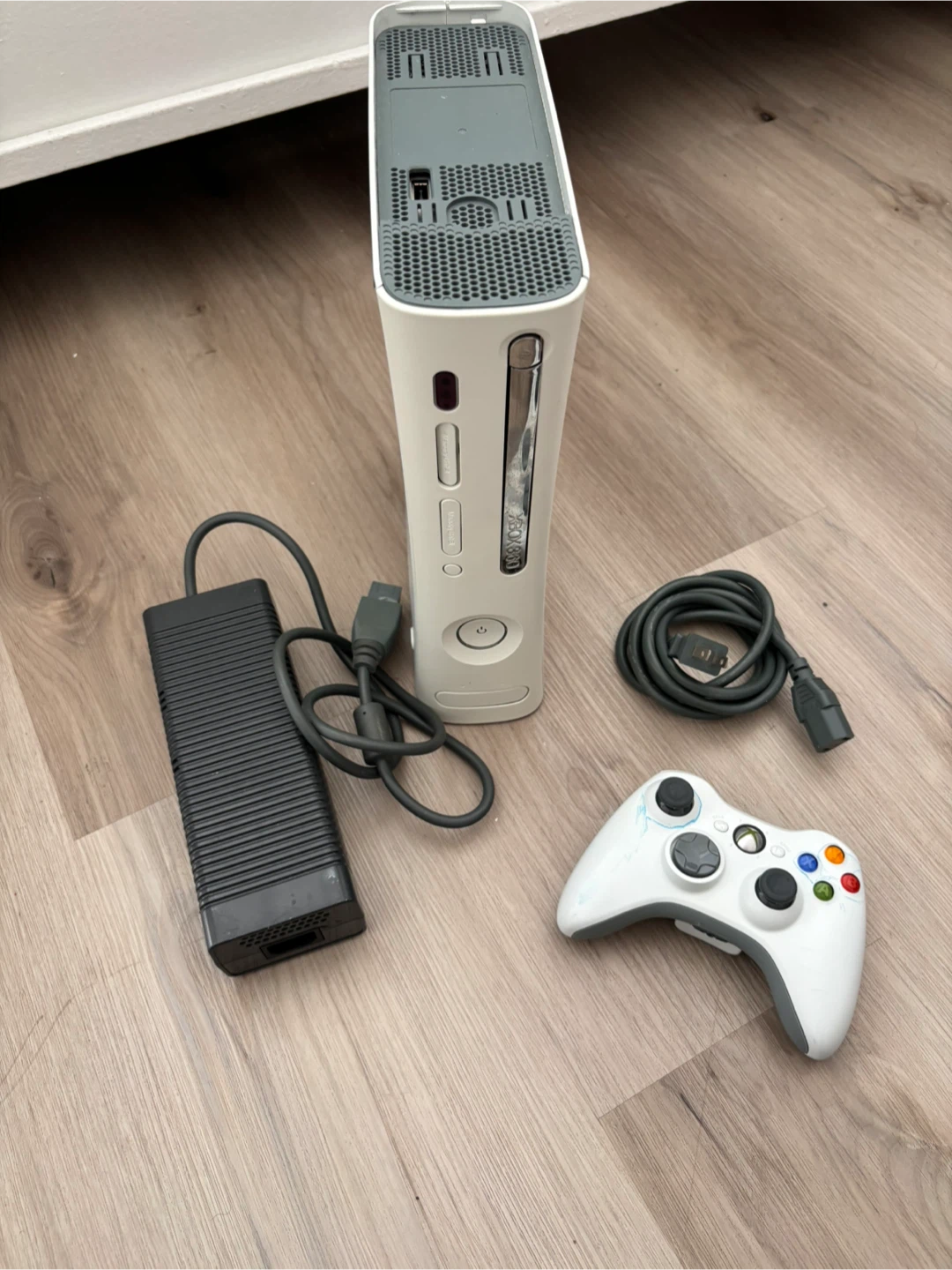 Xbox 360 Console with Controller - photo 2