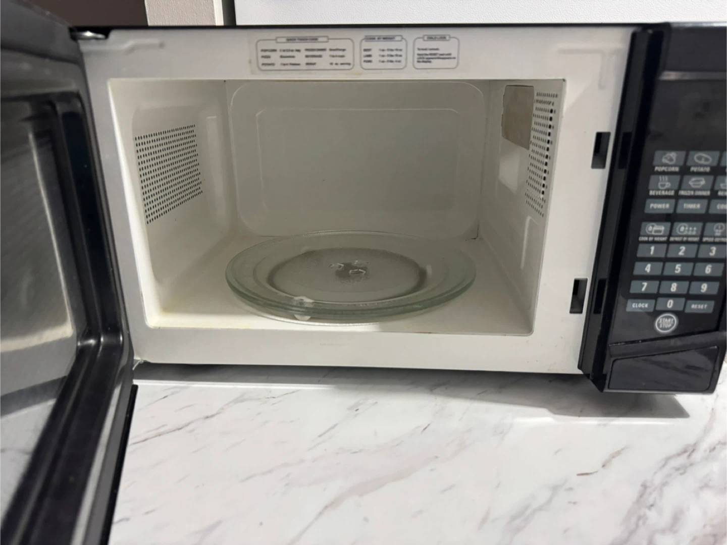 RCA Microwave - Black - photo 2