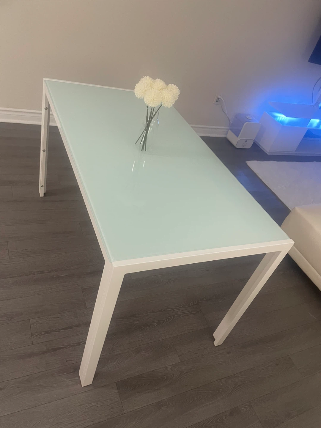 White Dining Table with 6 Chairs - photo 3