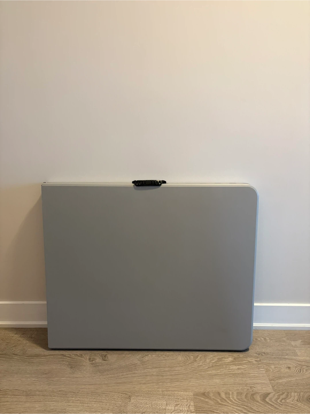 6 Foot Bi-Fold Plastic Folding Table