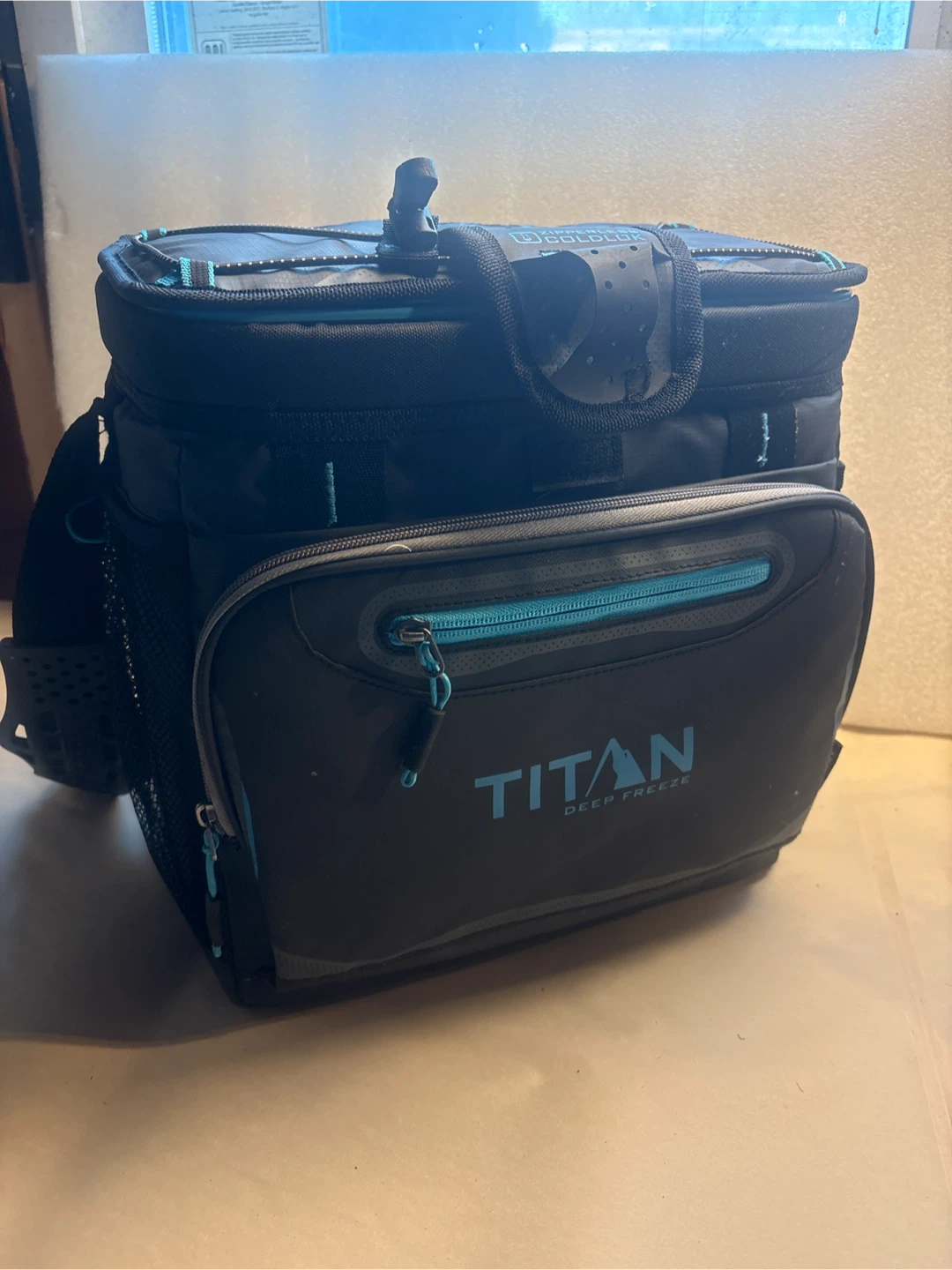 Titan Deep Freeze Zipperless Cooler