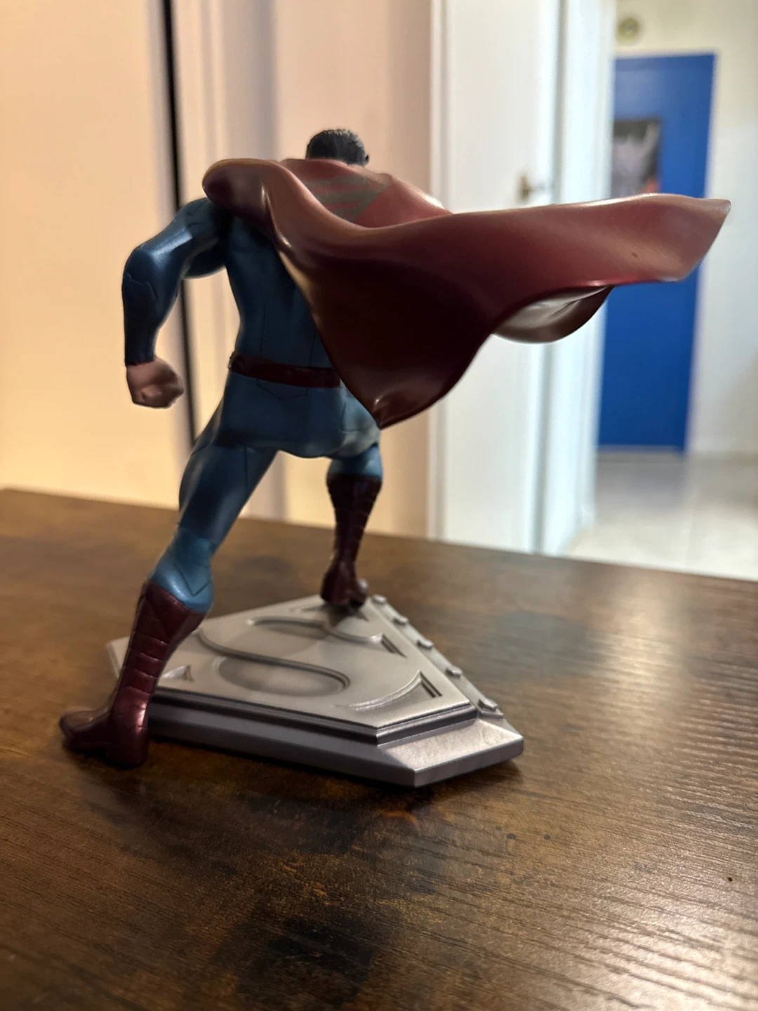 DC Collectibles Superman Statue - photo 3