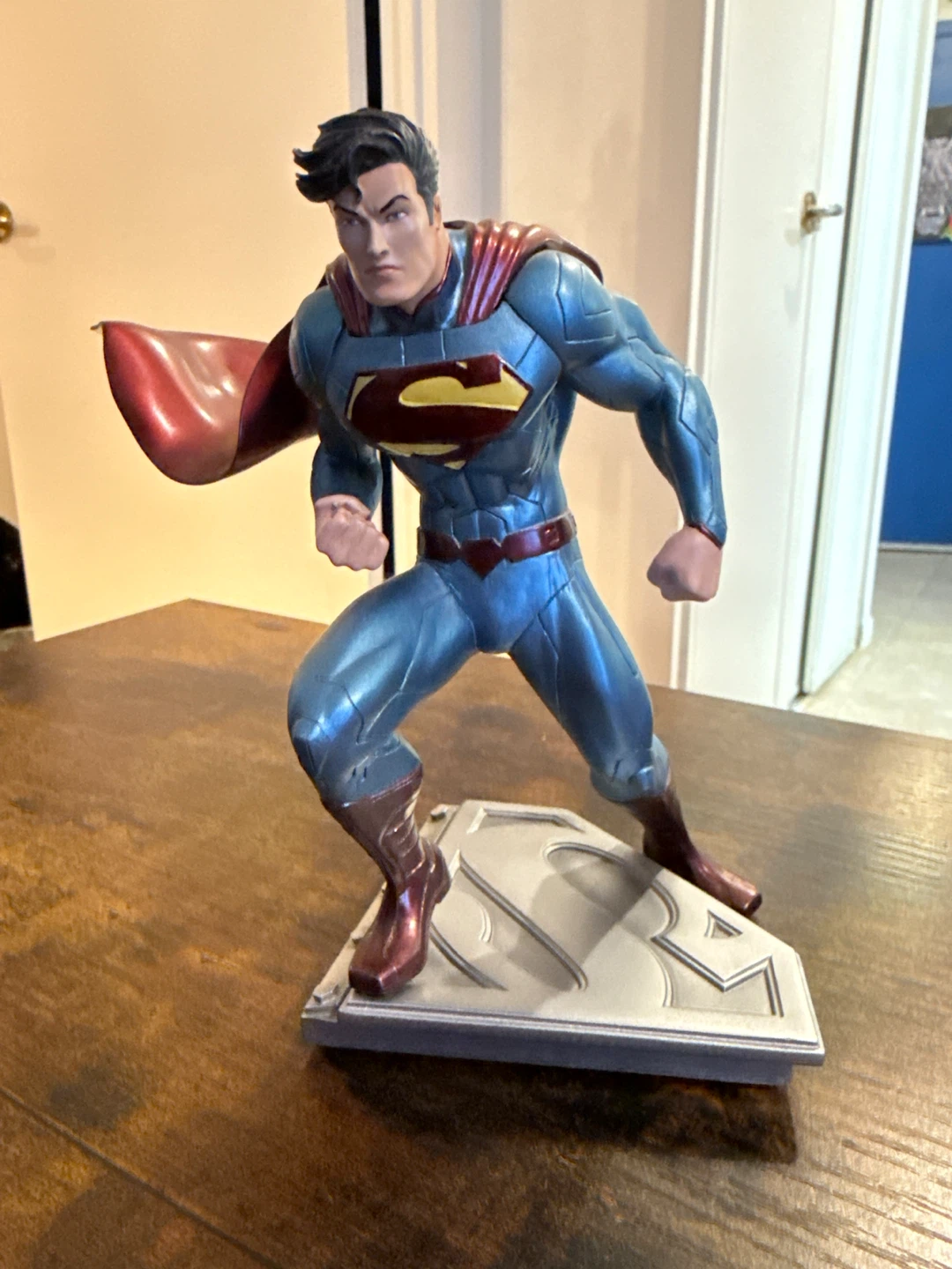 DC Collectibles Superman Statue - photo 2