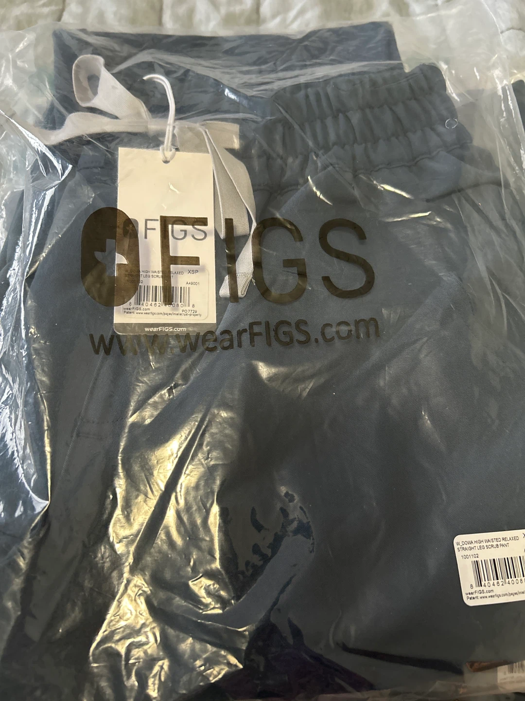 Brand new FIGS scrub set - photo 3