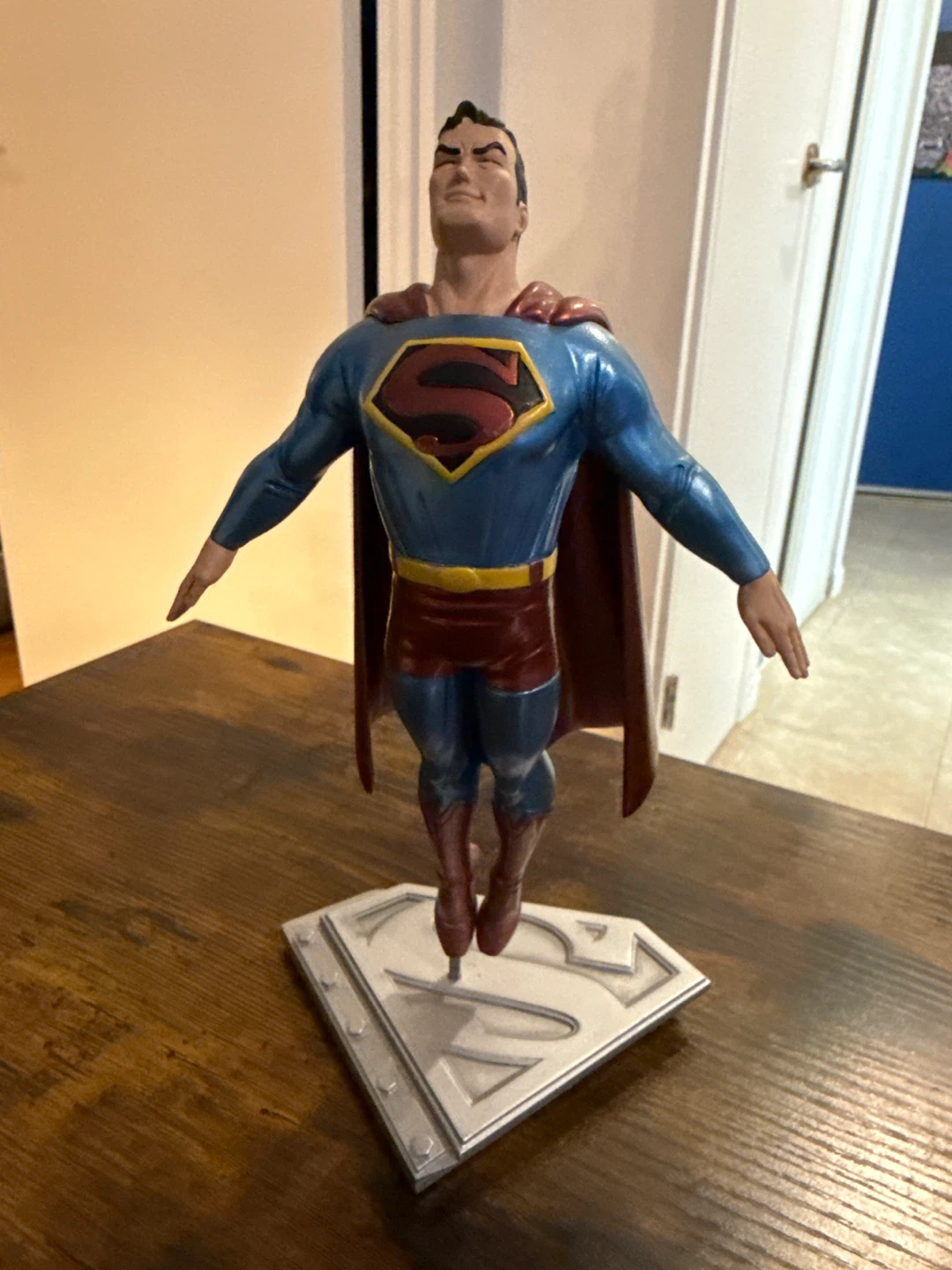 DC Collectibles Superman Man of Steel Darwyn Cooke Statue - photo 2