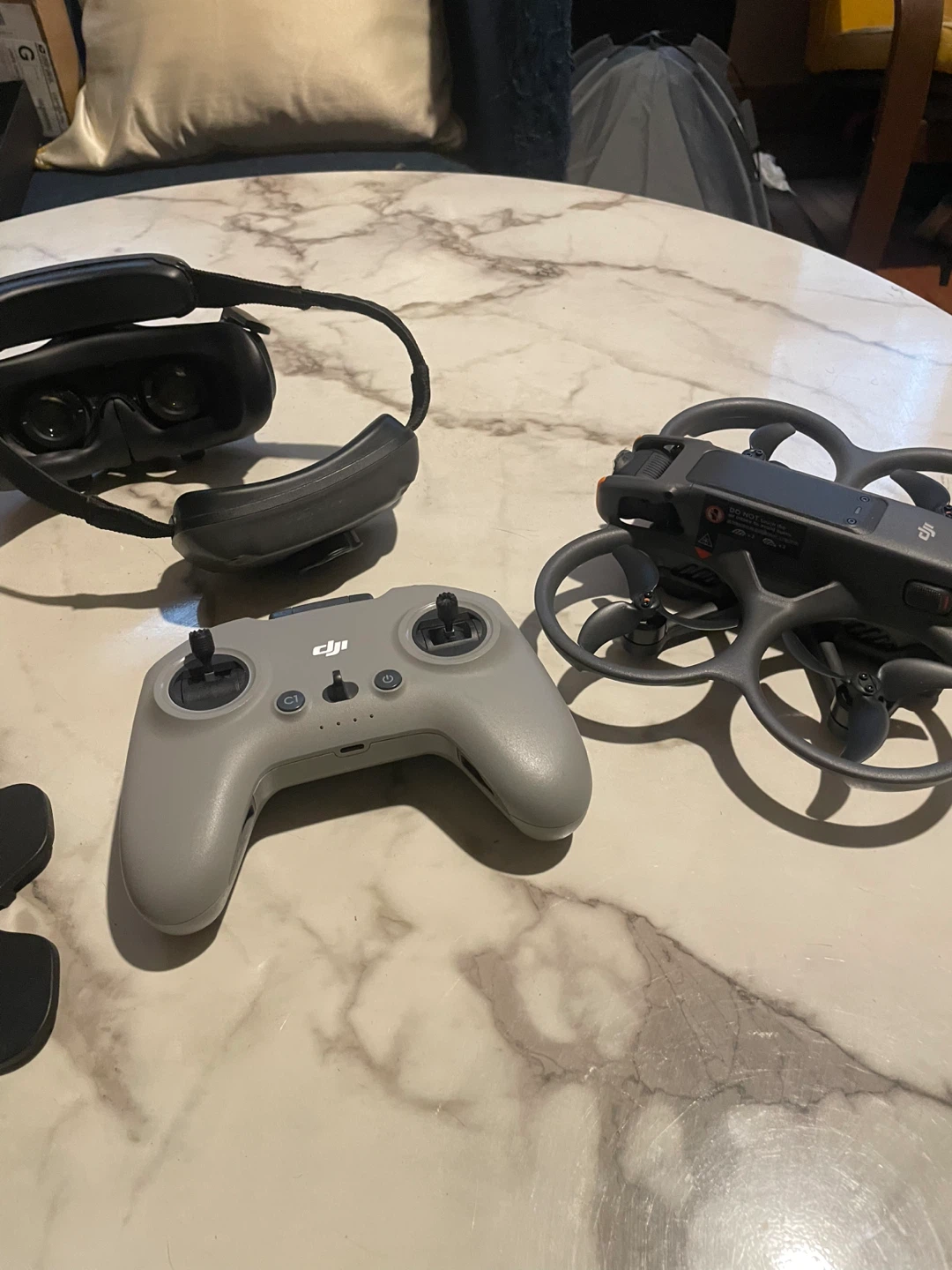 DJI Avata 2 Drone  fly more combo with Goggles and Remote - photo 3