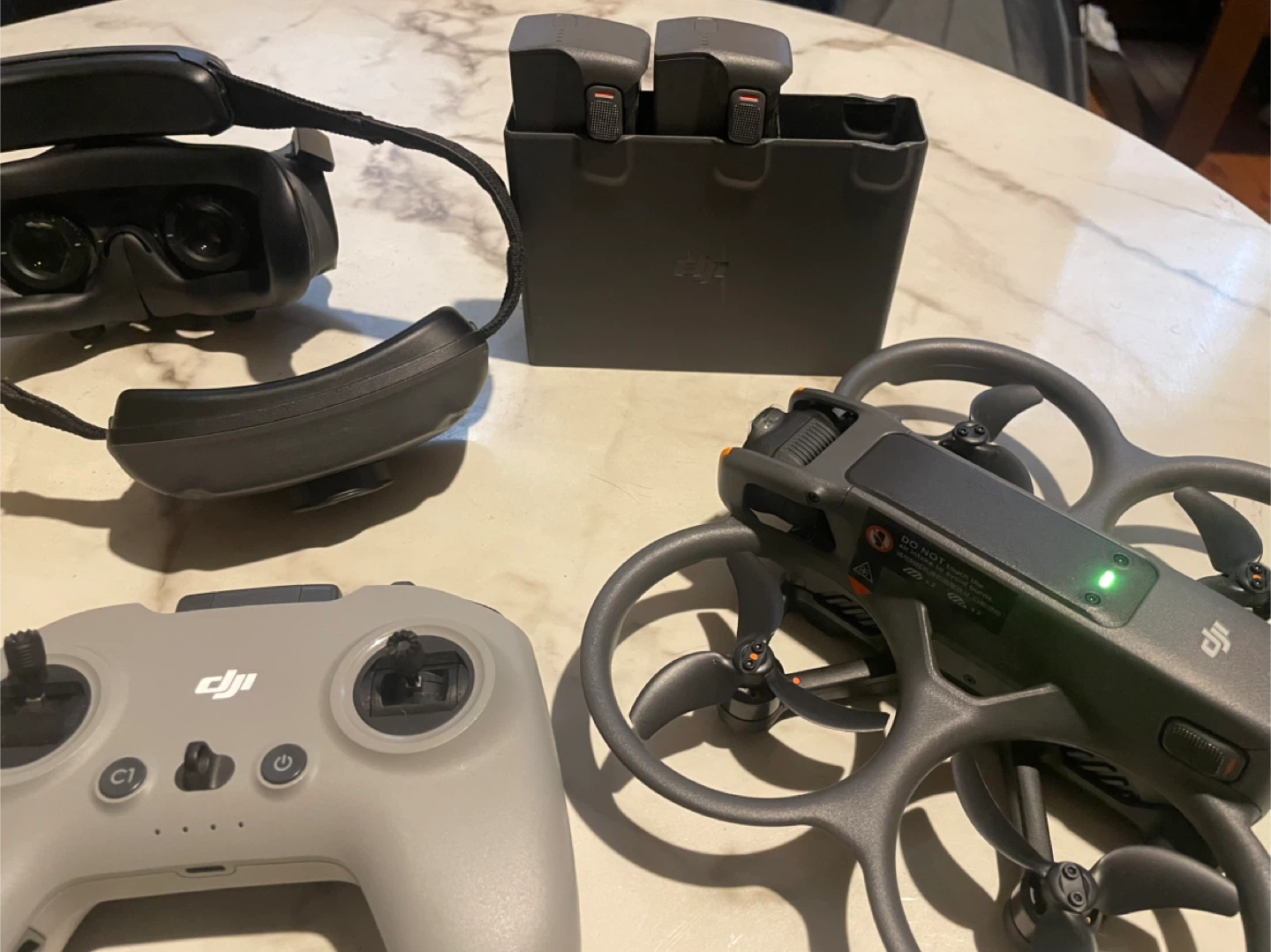 DJI Avata 2 Drone  fly more combo with Goggles and Remote - photo 2