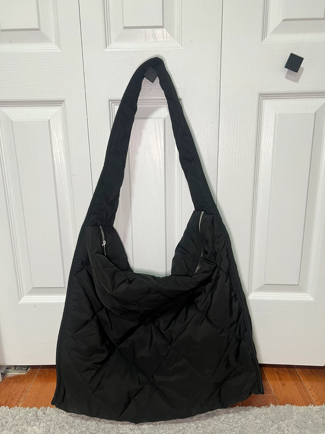 COS Diamond Quilted Oversized Bag - Black - photo 3