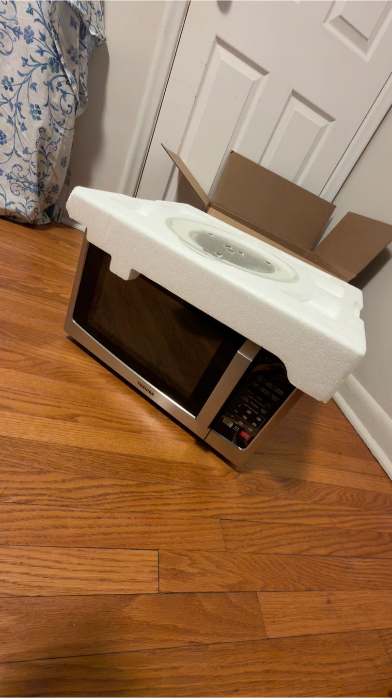 Toshiba Microwave Oven - photo 4