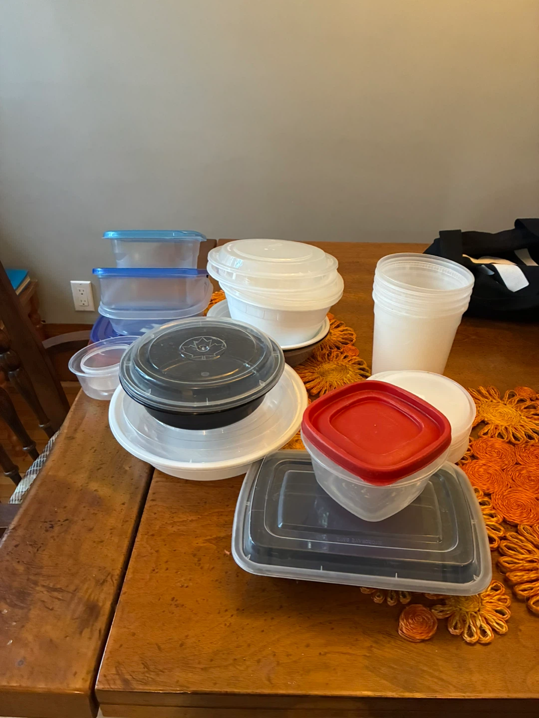 Plastic reusable containers #gifting