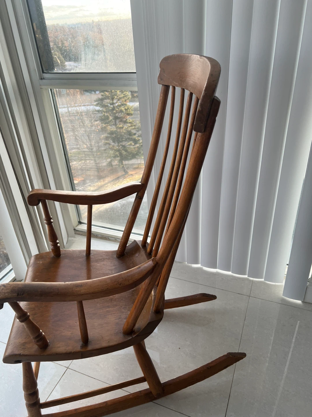 Wooden Rocking Chair - photo 2