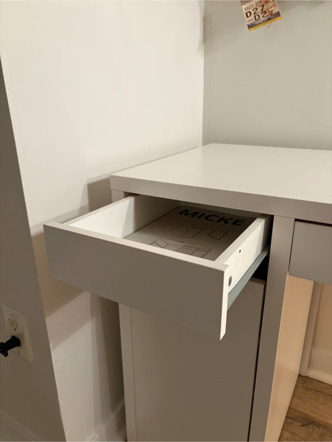 IKEA Micke White Desk - photo 2