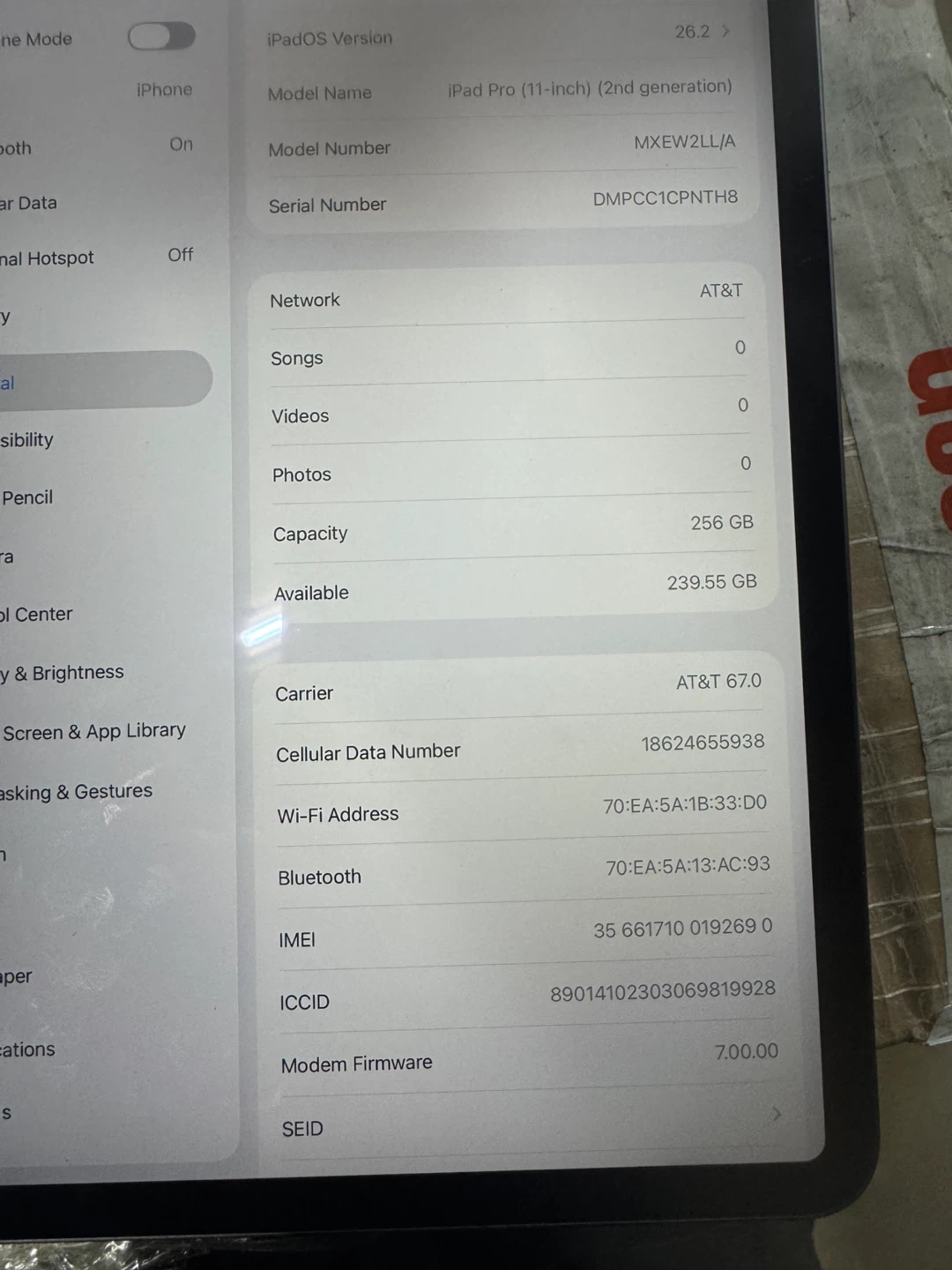 Apple iPad Pro 11-inch (2nd Gen) 256GB - photo 2