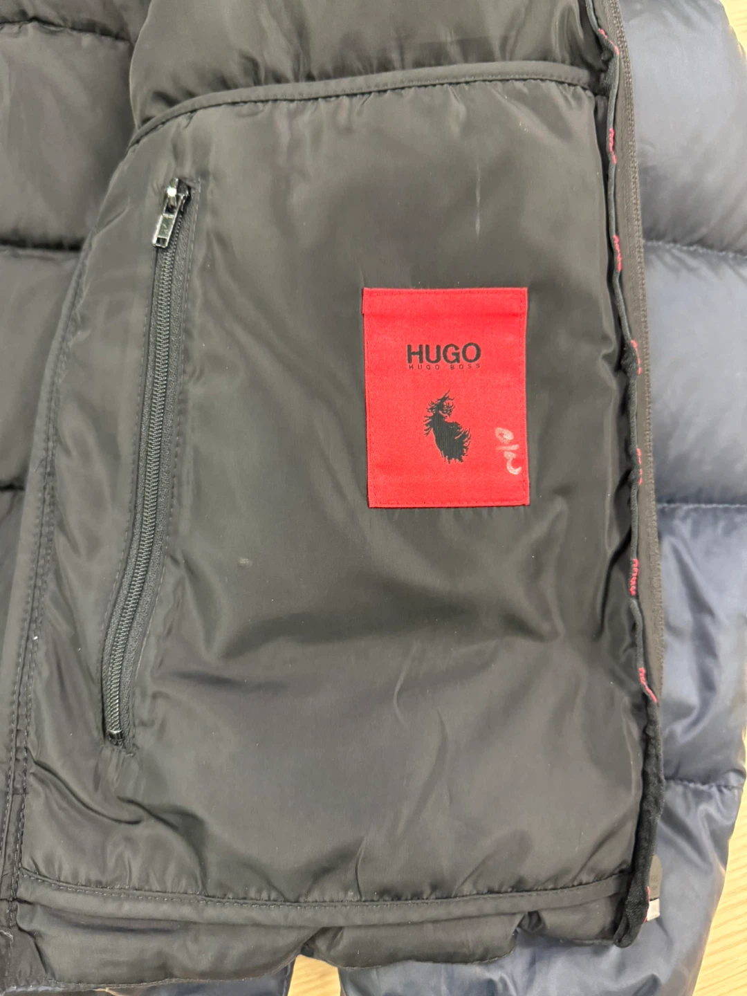 Hugo Boss Puffer Jacket Size M - photo 3