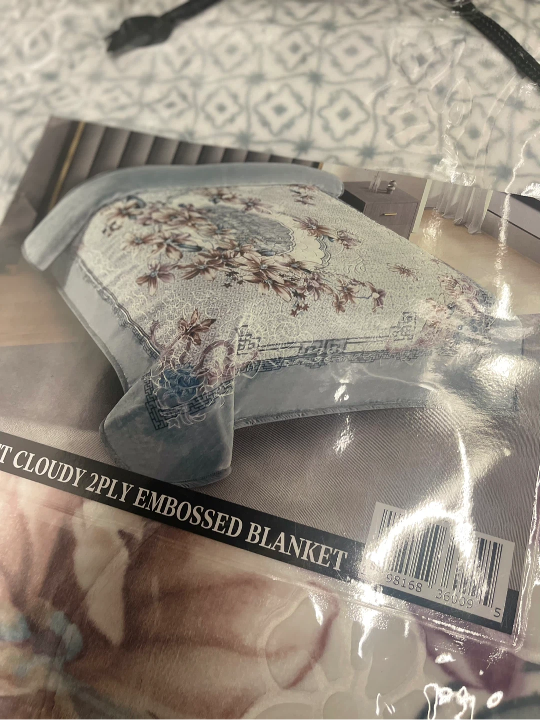 Super Soft Cloudy Embossed Blanket - photo 4