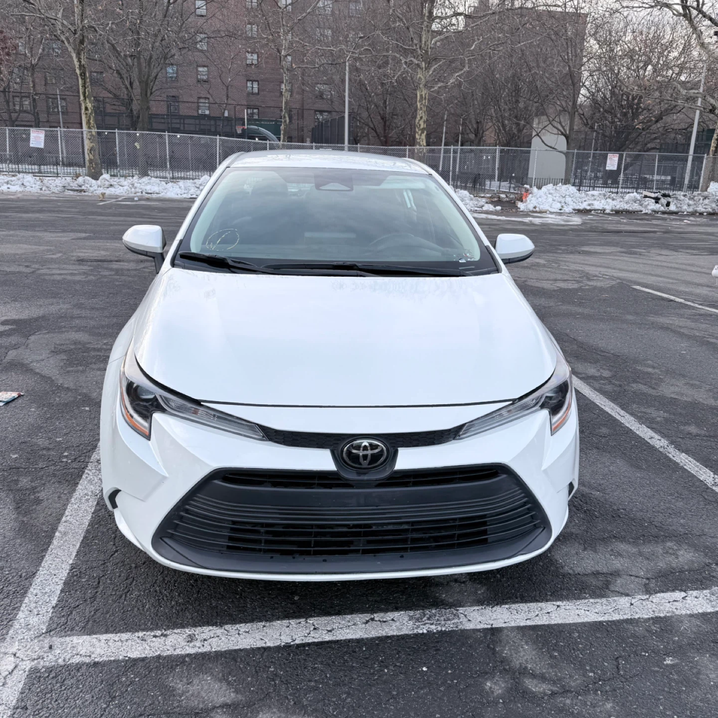 2024 White Toyota Corolla LE Sedan clean title