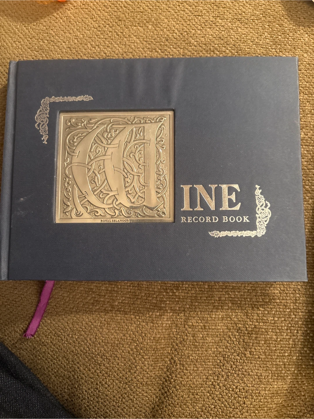 #Gifting Royal Selangor Wine Record Book