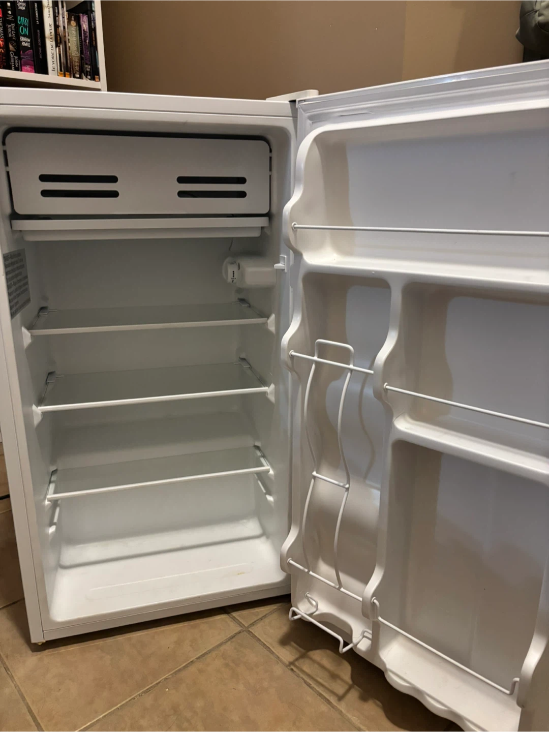 Master Chef Compact Mini Fridge - photo 2