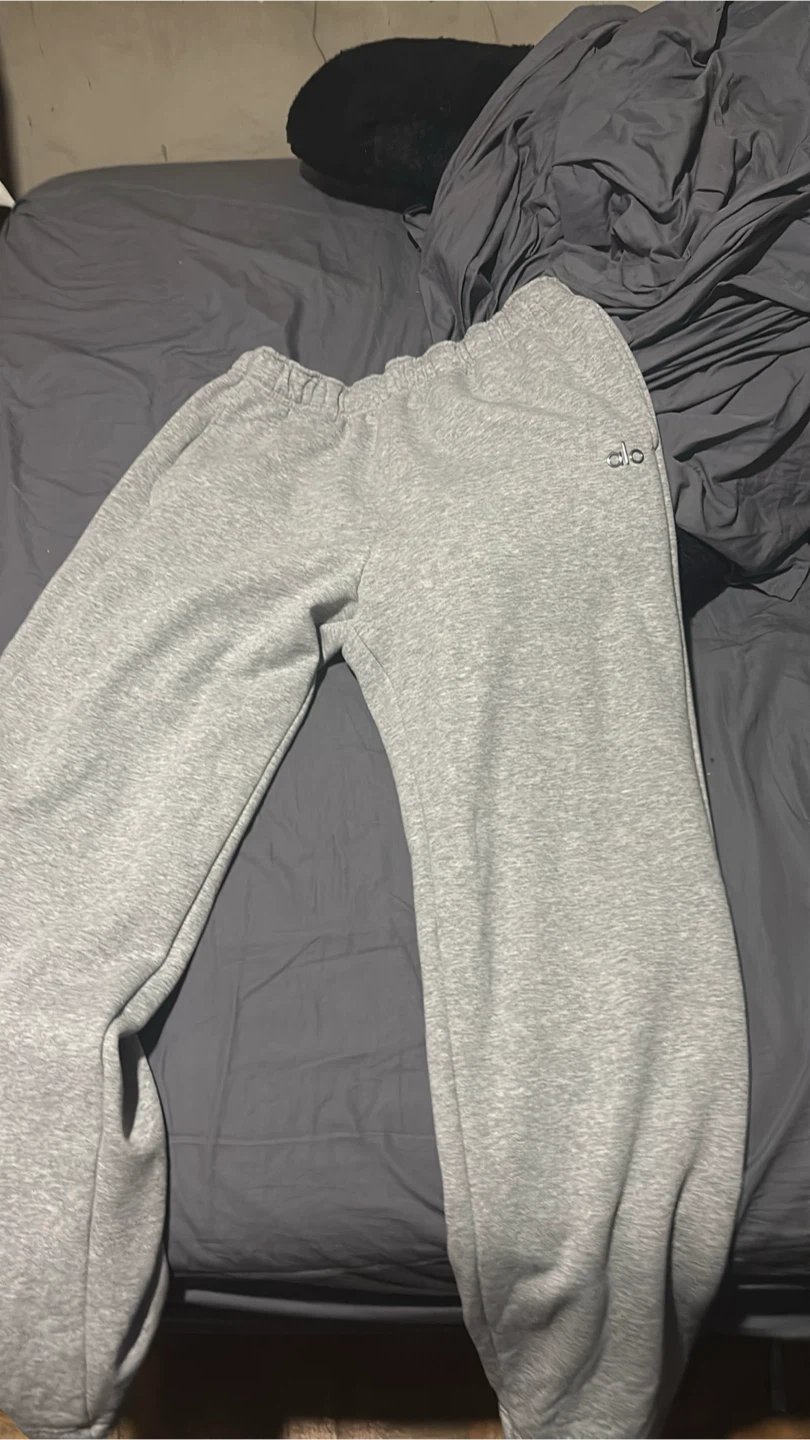 ALO Accolade Straight Leg Sweatpants - Size M