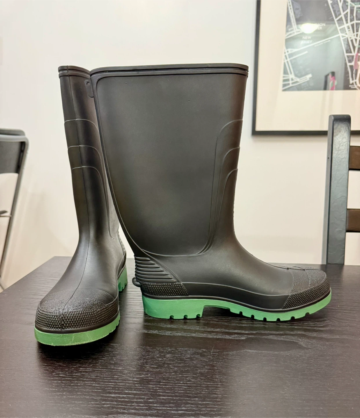 Like New Rubber Boots - Men’s Size 8 - Made in Canada - photo 4