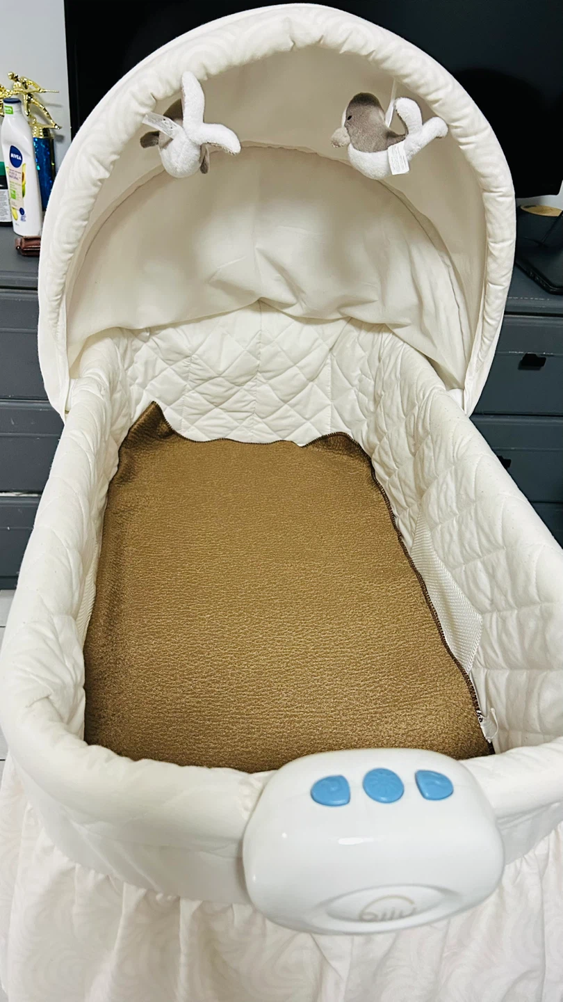 Bily Bassinet - Excellent Condition - photo 2