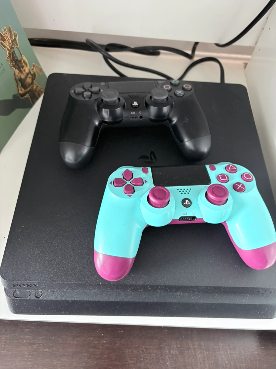 PlayStation 4 Console with 2 Controllers - photo 2