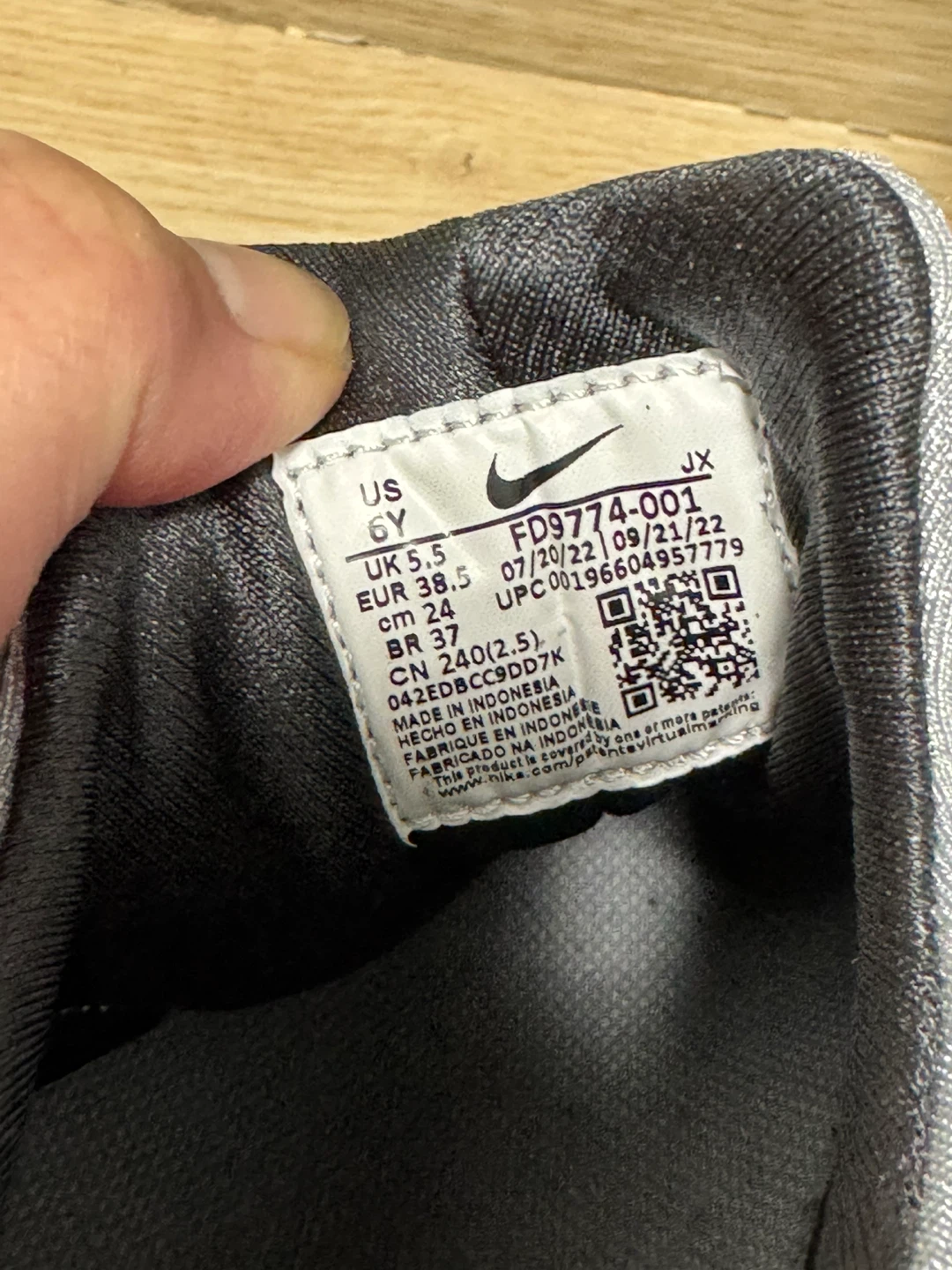 Nike Huarache Run - Grey/Black - Size US 6Y - photo 3