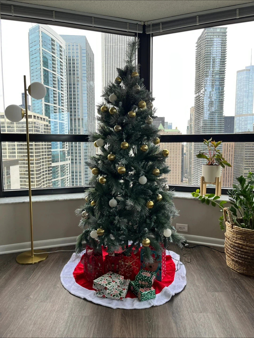 Pre-Lit LED Silver Glitter Tip Blue Pine Christmas Tree, 6ft - photo 2