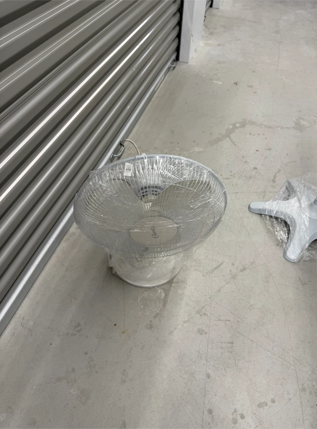 Honeywell White Stand Fan and portable heater - photo 2