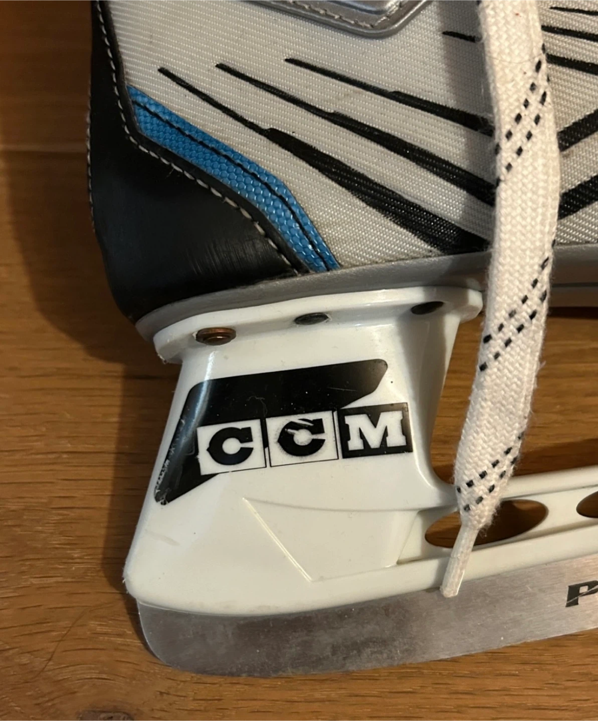 CCM Vector 3.0 Ice Hockey Skates - photo 2