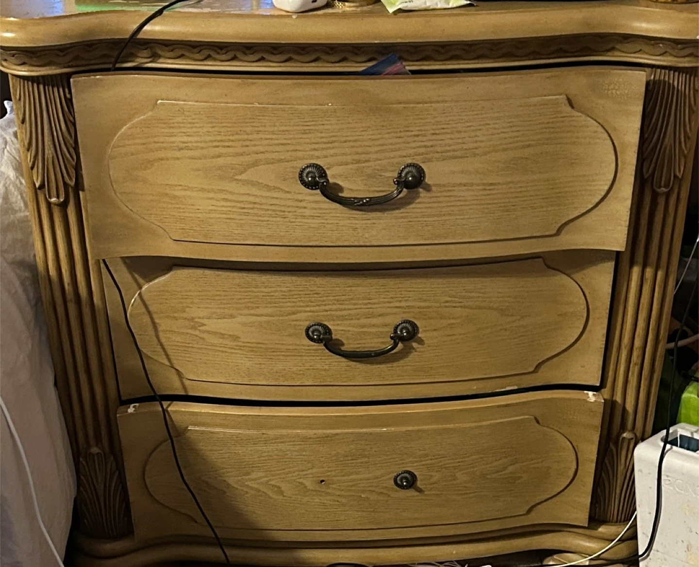 Antique-style Bedroom Set - photo 4