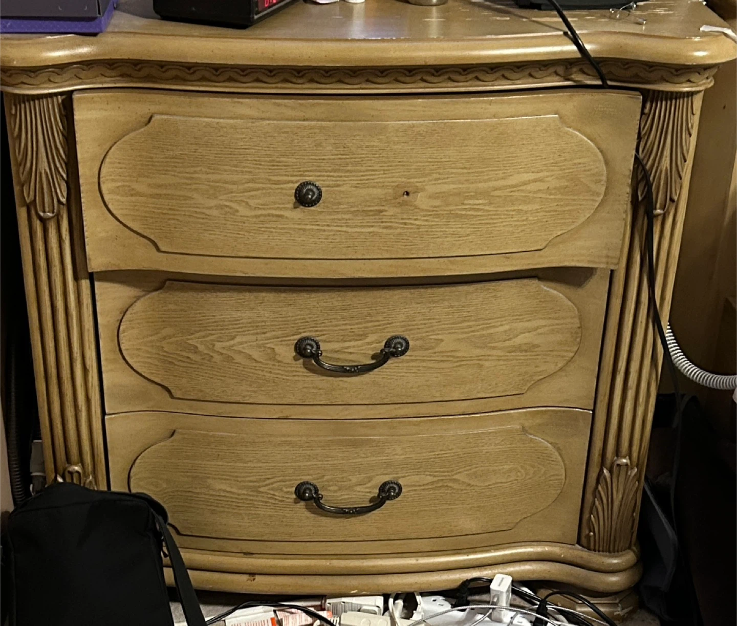Antique-style Bedroom Set - photo 3