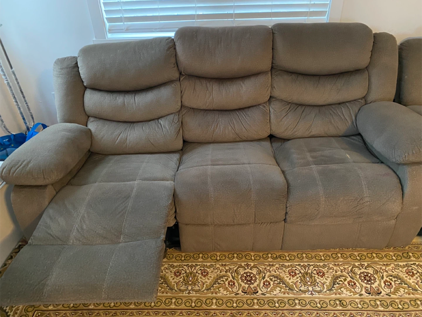 Reclining Sectional Sofa - Great Condition! - photo 5