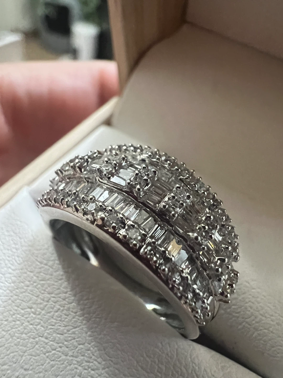 10K White Gold Diamond Cluster Ring - photo 2