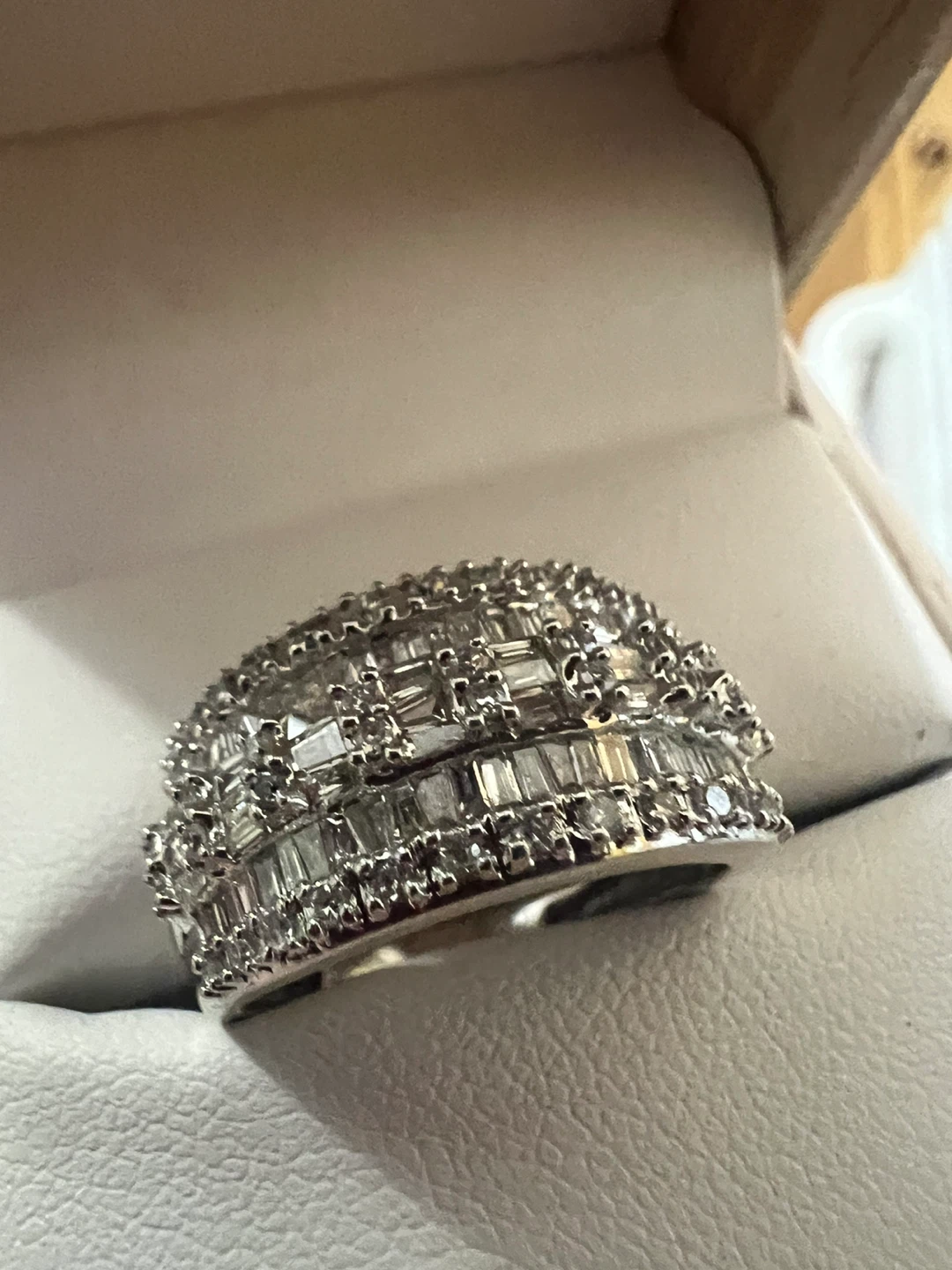10K White Gold Diamond Cluster Ring