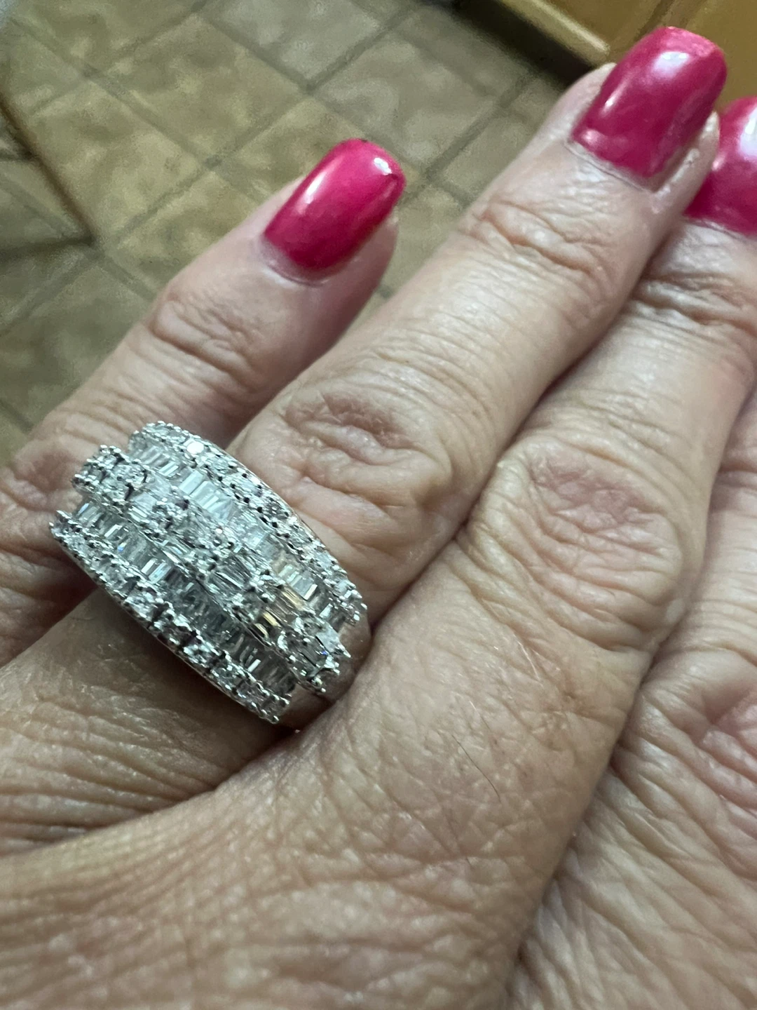 10K White Gold Diamond Cluster Ring - photo 3