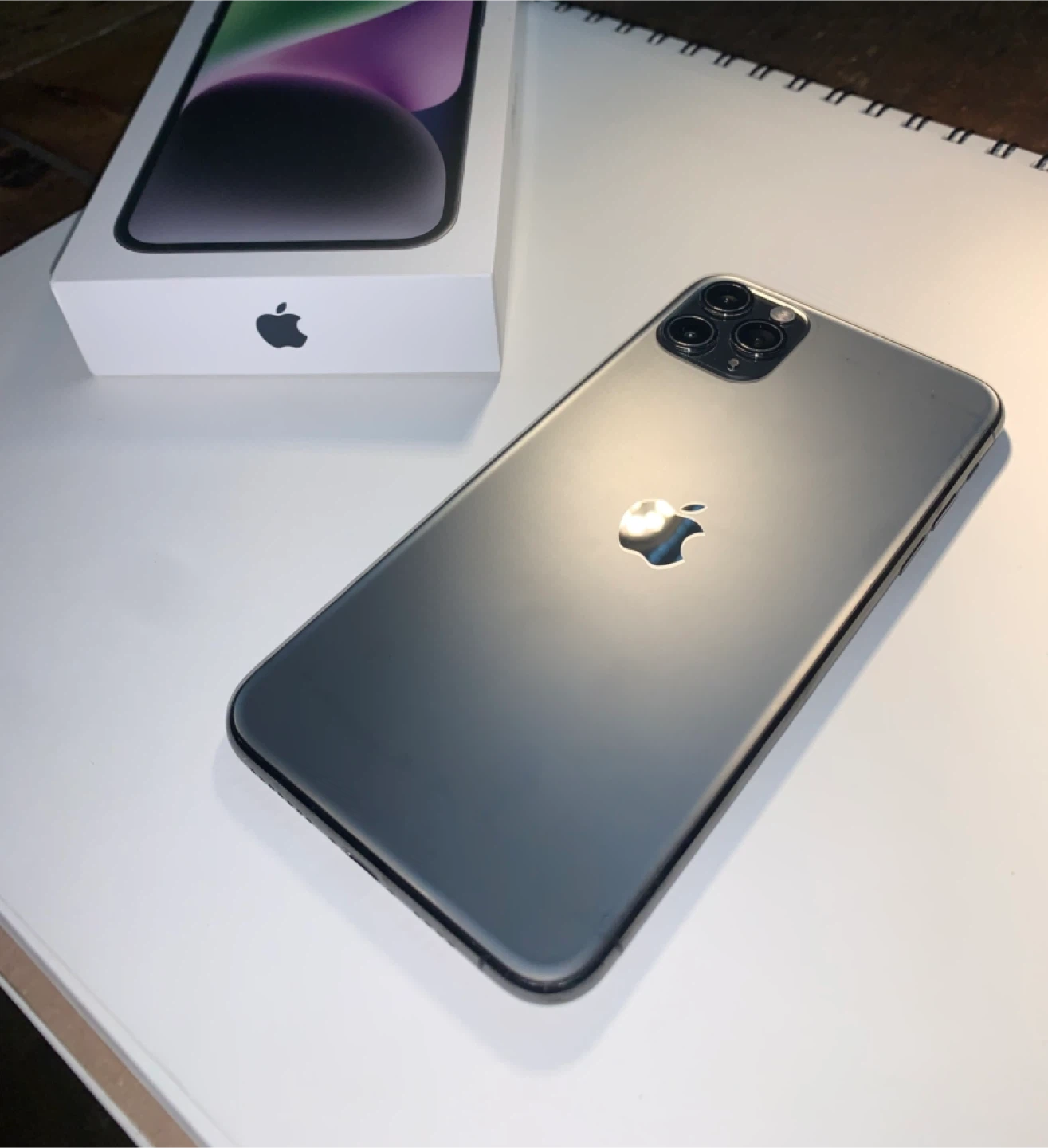 Apple iPhone 11 Pro Max - photo 2