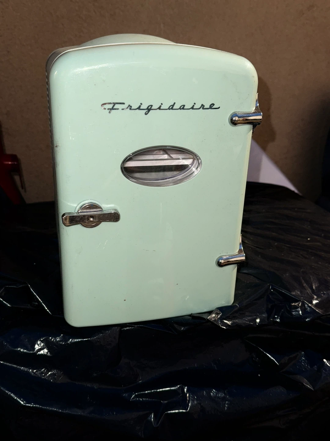 Frigidaire Retro Mini Fridge - Light Green
