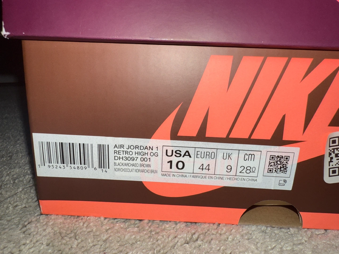Nike Air Jordan 1 Retro High OG Size 10 - photo 2