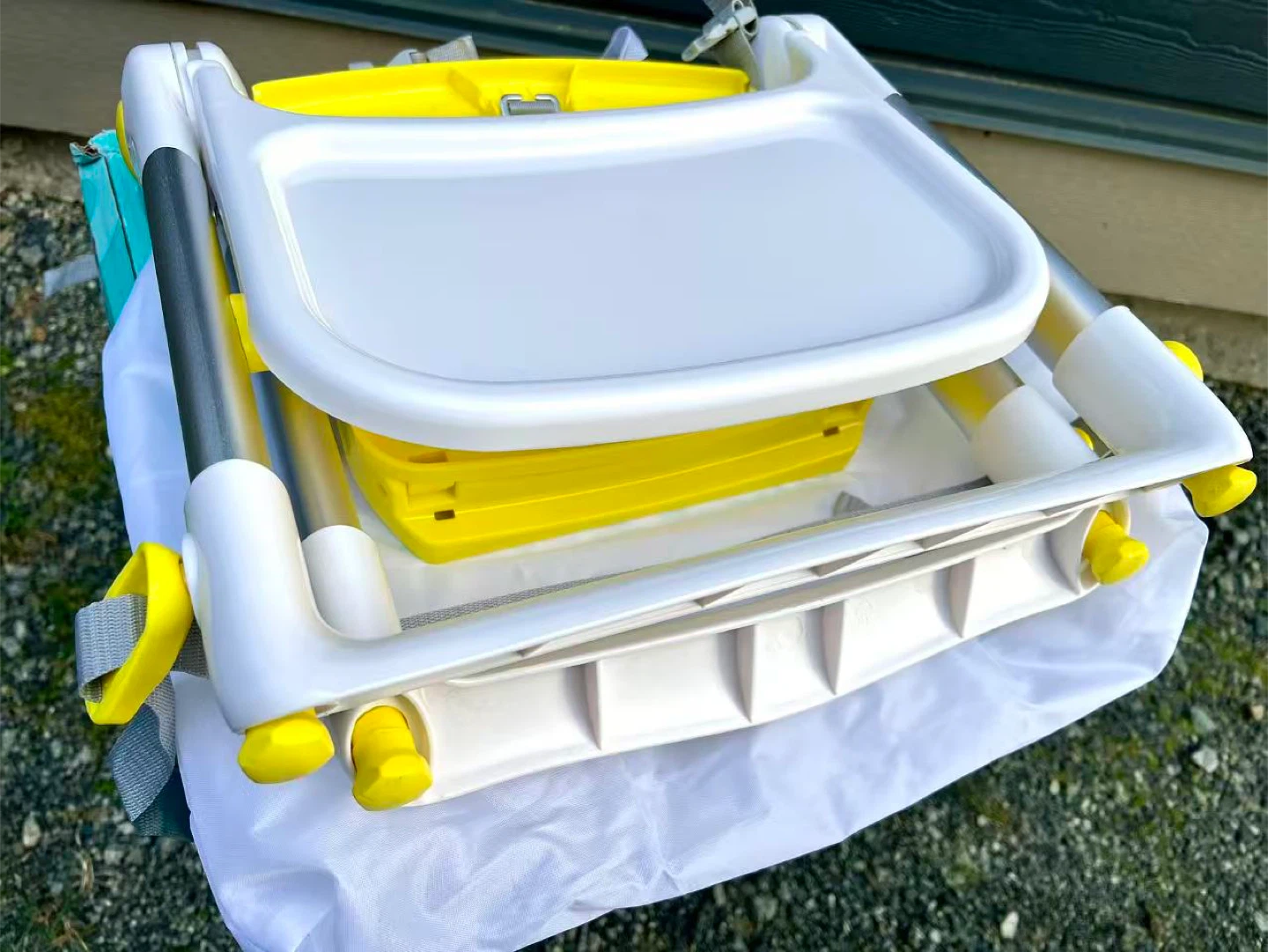 Apramo Flippa Dining Booster - Like New! - photo 2