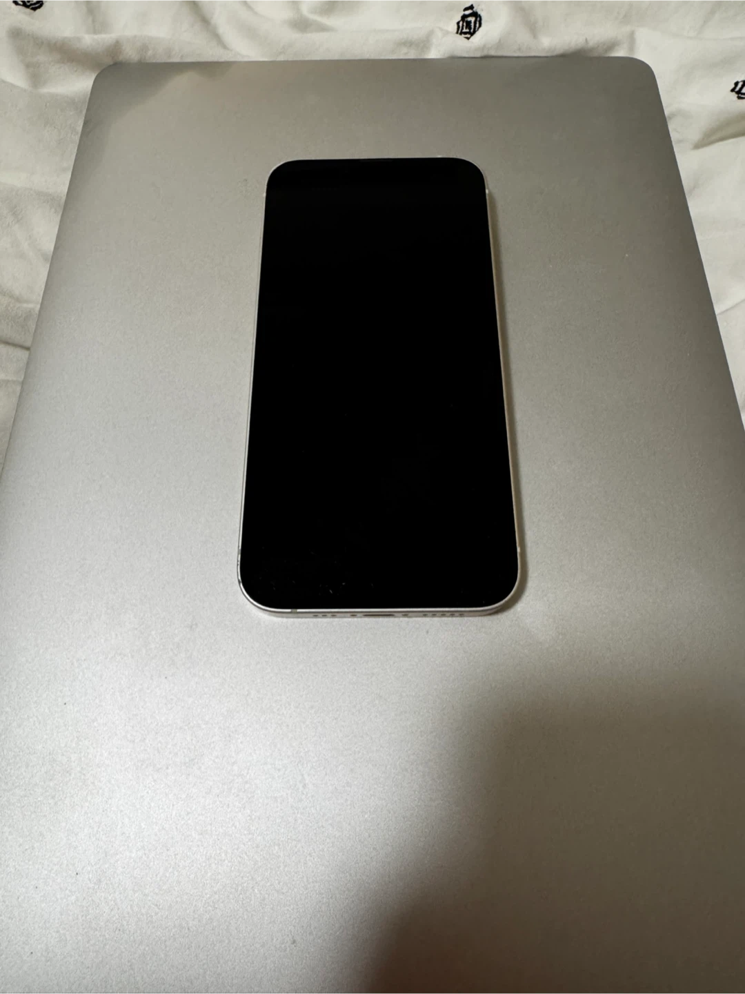 Silver iPhone 14