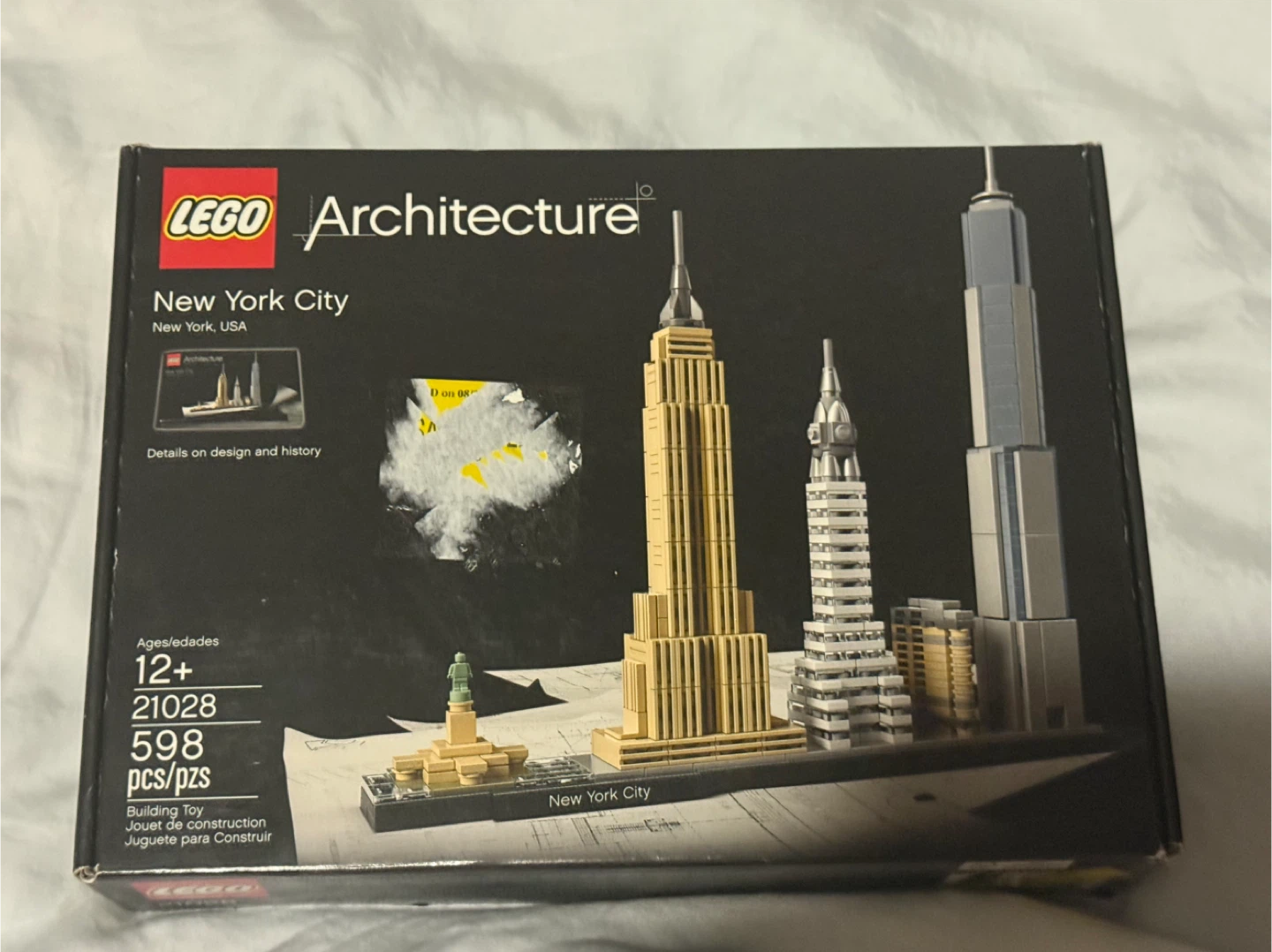 Brand new LEGO Architecture New York City 21028 - New