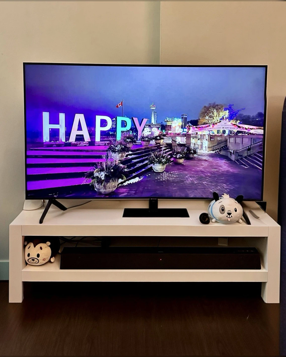 Tv with tv table