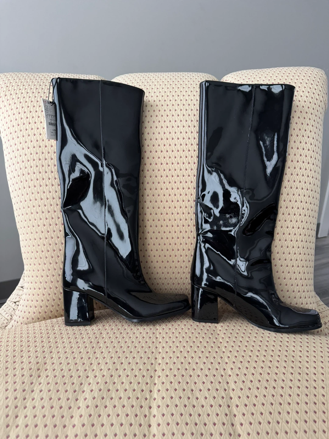 Beautiful Size 36 Zara Black Patent Leather Knee High Boots - photo 5