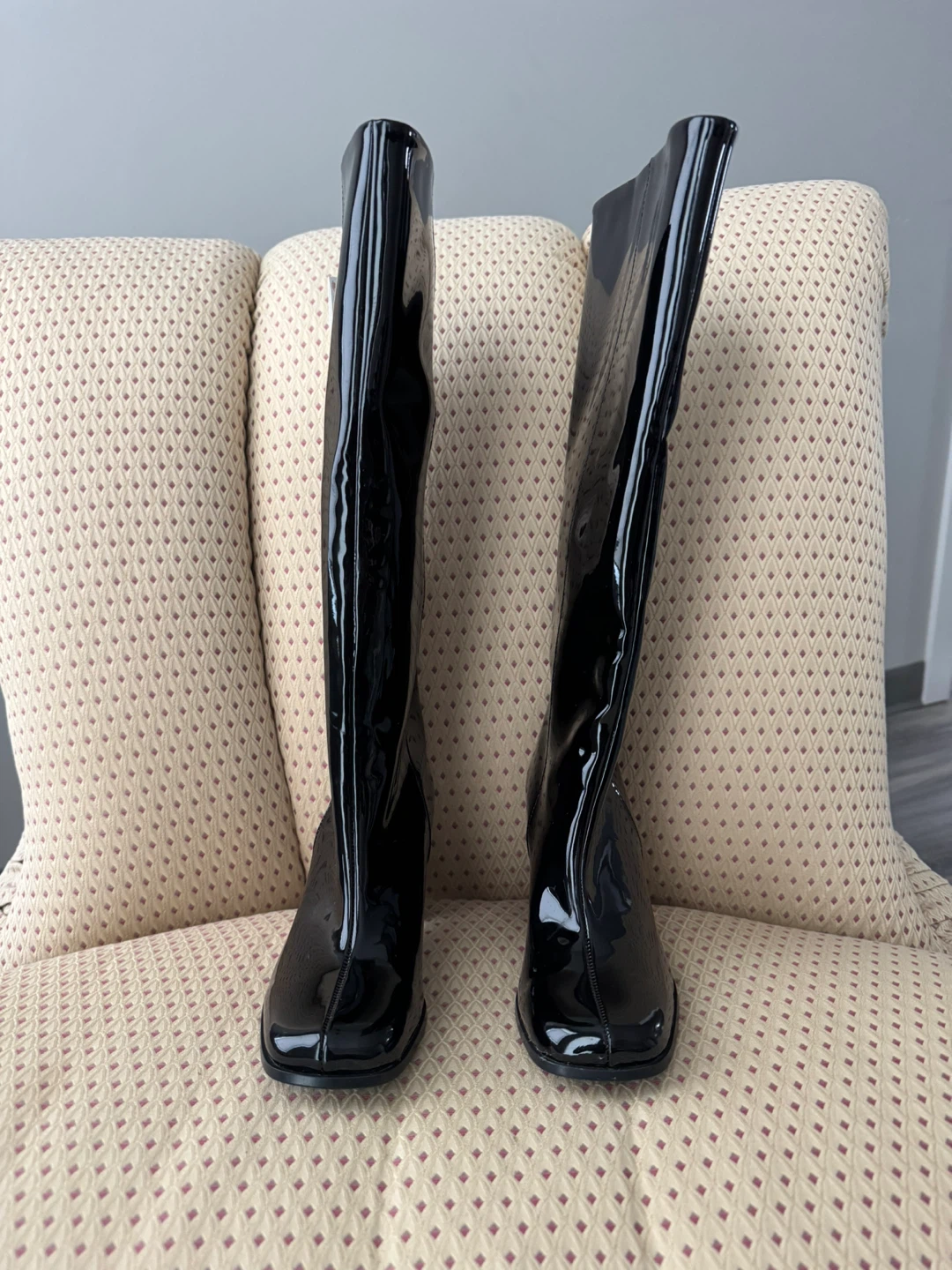 Beautiful Size 36 Zara Black Patent Leather Knee High Boots - photo 4